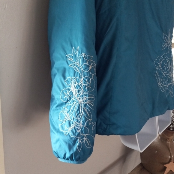 LL Bean Women's Primaloft Floral Embroidered Reversible Puffer Jacket  XL - Picture 6 of 13